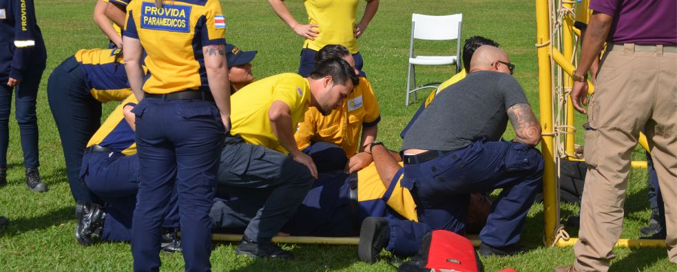 Paciente con emergencia de origen médico. Abordaje, entrevista e identificación.